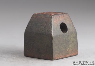 图片[2]-Bronze seal cast with “Hou Feng yinzhang” and “Peng”, Western Han dynasty (206 BCE-8 CE)-China Archive